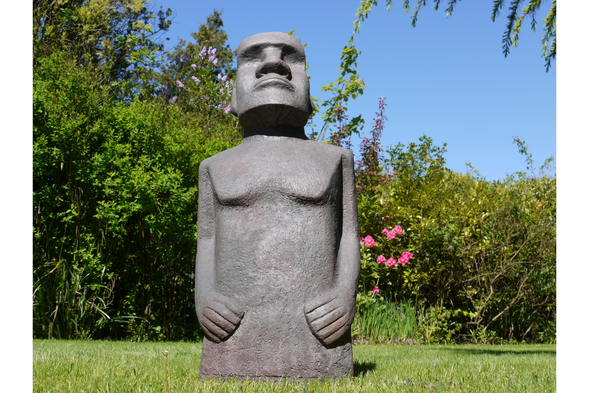 Garden statue of Easter Island Man - Decor Interiors