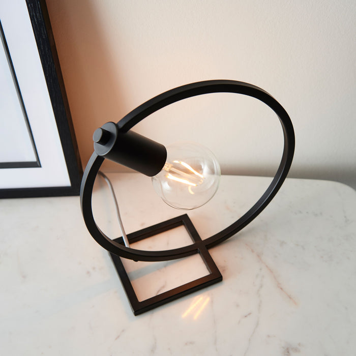 Black Metal Circle Table Lamp